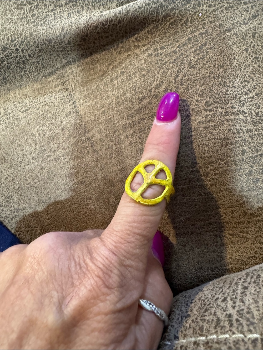 Yellow Peace Sign Women's Fashion Ring - Brand Unspecified